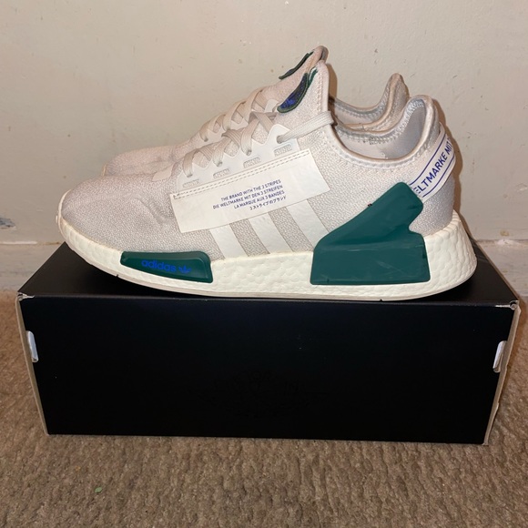 Adidas NMD_R1 V2 - Picture 2 of 4